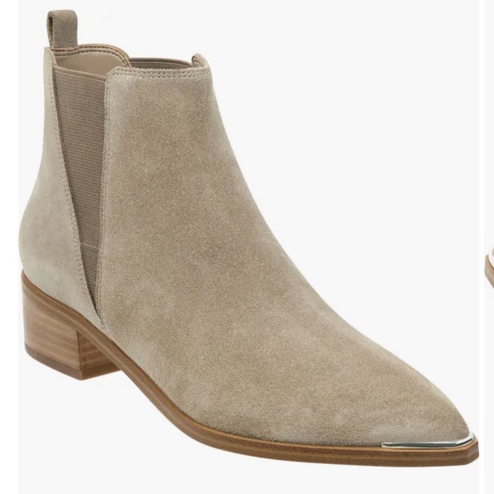 Marc Fisher LTD  Yale Pointed Toe Chelsea Boots 10 fall winter